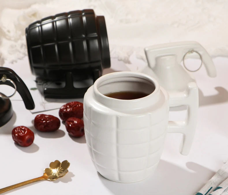 Creative Grenade Mug Funny Coffee Cup Shaped Ceramic Cup with Lid Modeling Cup Living Room Home Decoration 350ml Water Cup