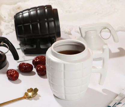 Creative Grenade Mug Funny Coffee Cup Shaped Ceramic Cup with Lid Modeling Cup Living Room Home Decoration 350ml Water Cup